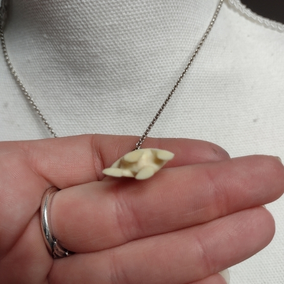 𝅺VINTAGE Unique Handcrafted Miniature Bone Carved Elephant Pendant for Necklace - Picture 5 of 6